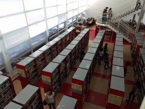 Alunos, pais e professores, participando da Visita Monitorada à FDRP - Maio/2019.